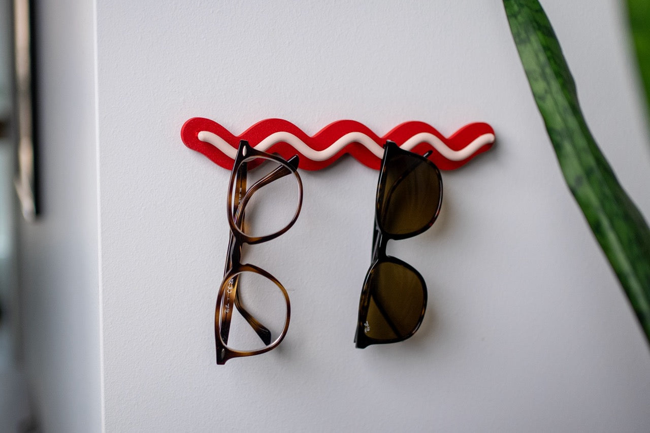 Stylový držák na sluneční a dioptrické brýle – nástěnný, 4 sloty