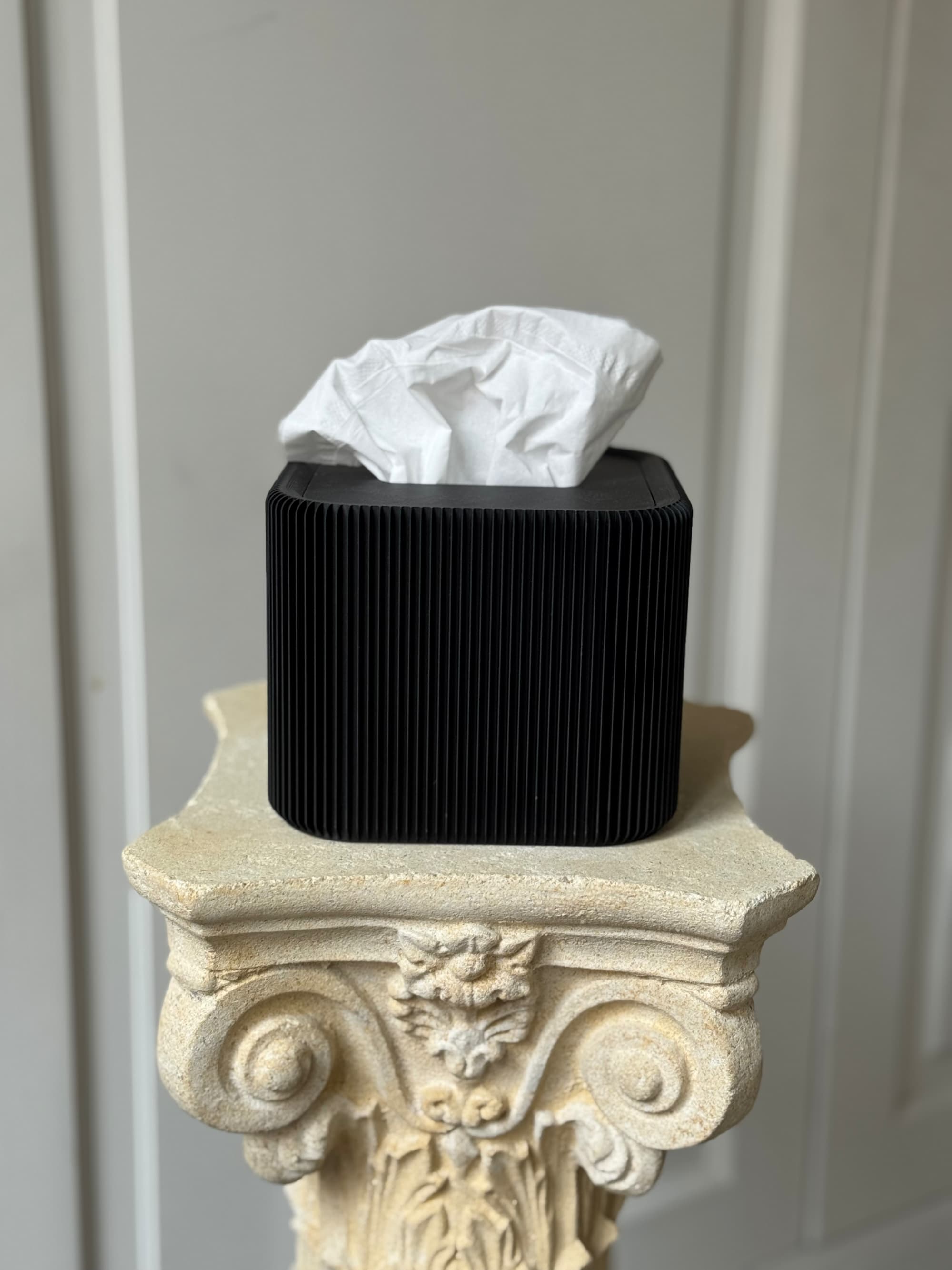 Tissue box | Seconds