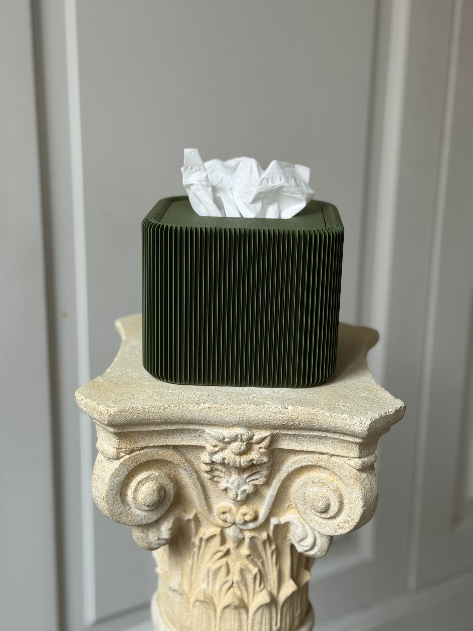 La Sombra square tissue box