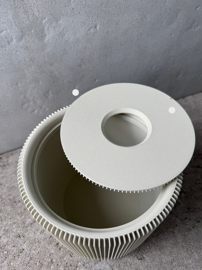 Tissue box | Seconds