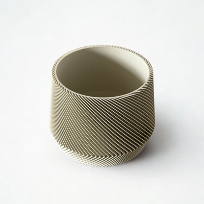 Giro indoor plant pot