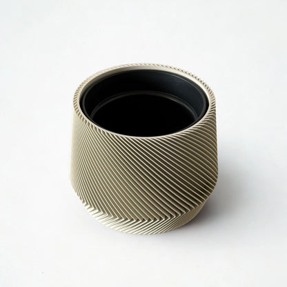 Giro indoor plant pot