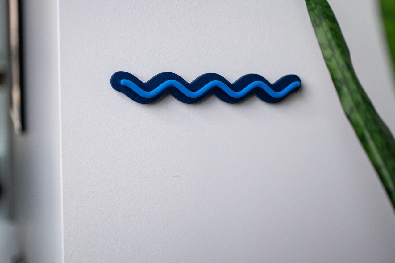 Stylový držák na sluneční a dioptrické brýle – nástěnný, 4 sloty