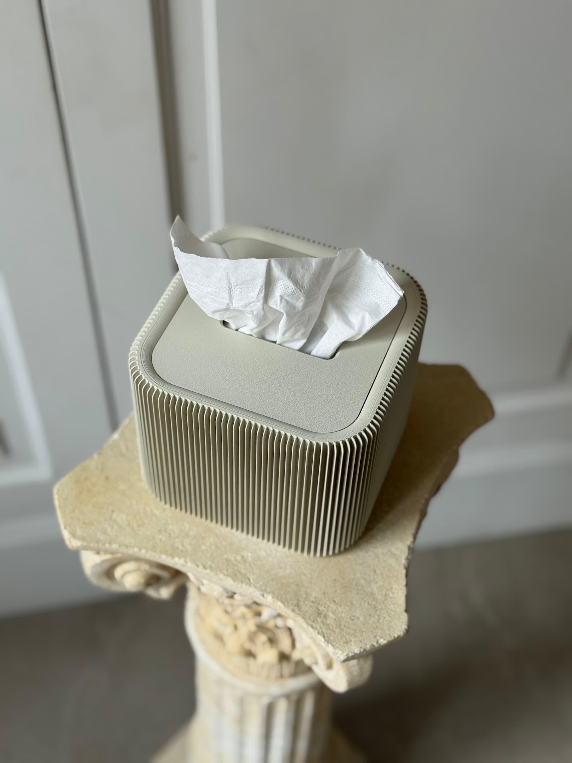 La Sombra square tissue box