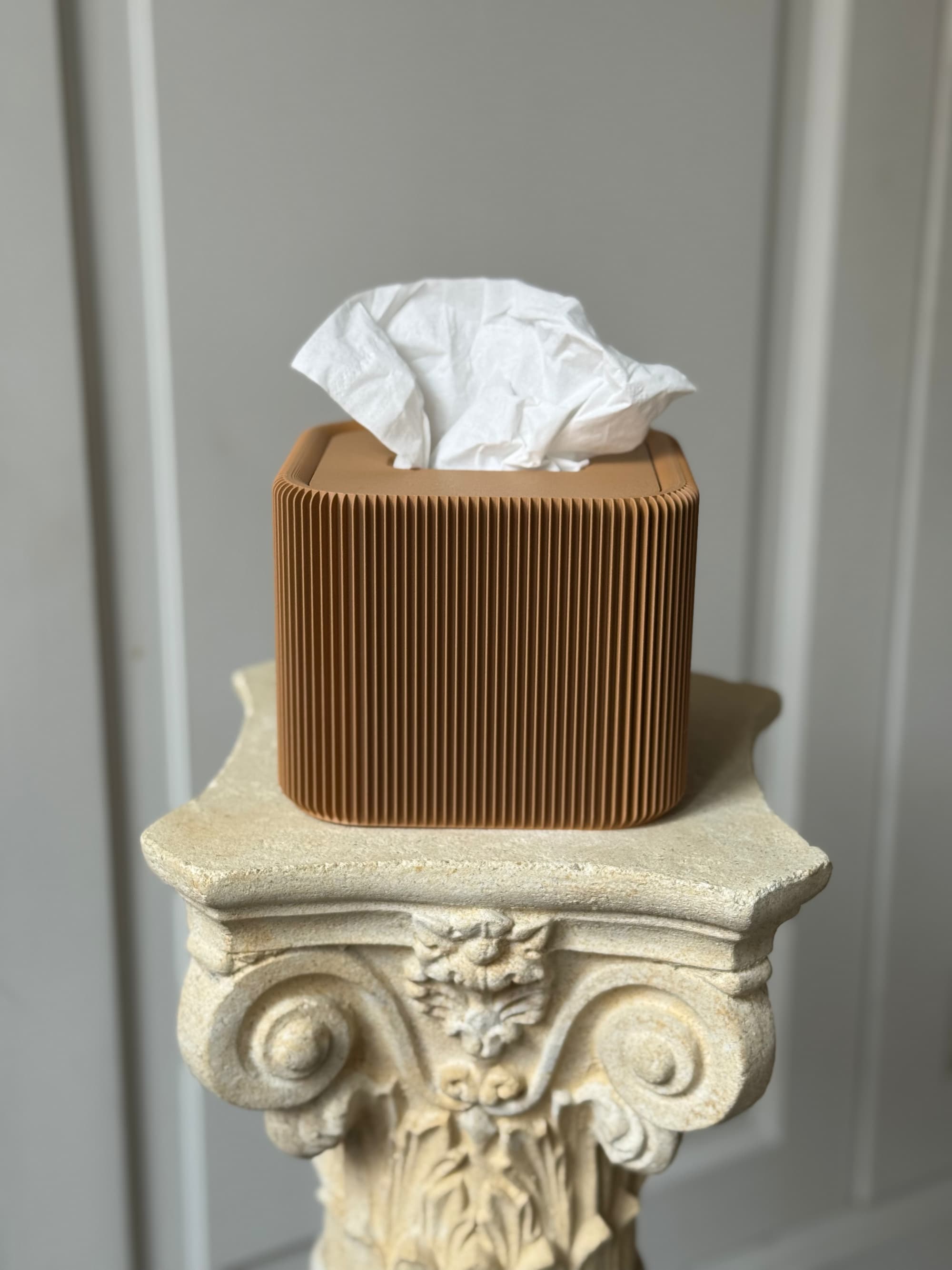 La Sombra square tissue box